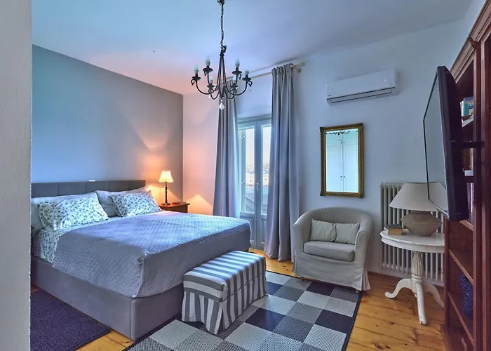 The Sunset Nest Naousa (Paros)